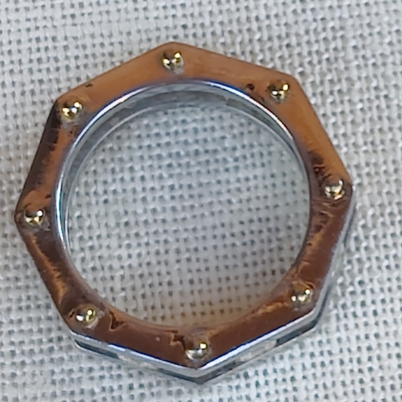 Unique SS Ring - Picture 3 of 4